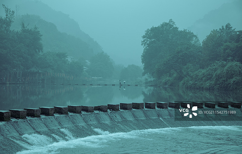 烟雨柳江图片素材