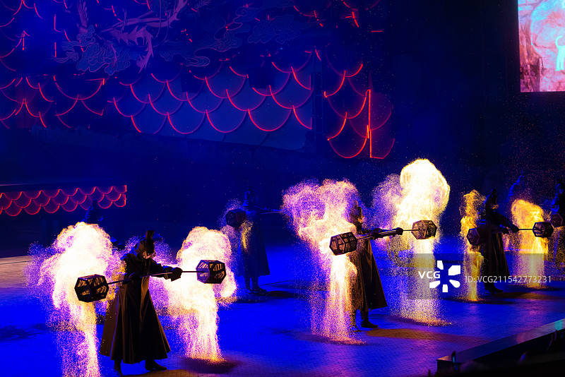 中国广东省深圳市南山区，锦绣中华民俗村，大唐盛世繁华夜景，古镇夜景之美！图片素材