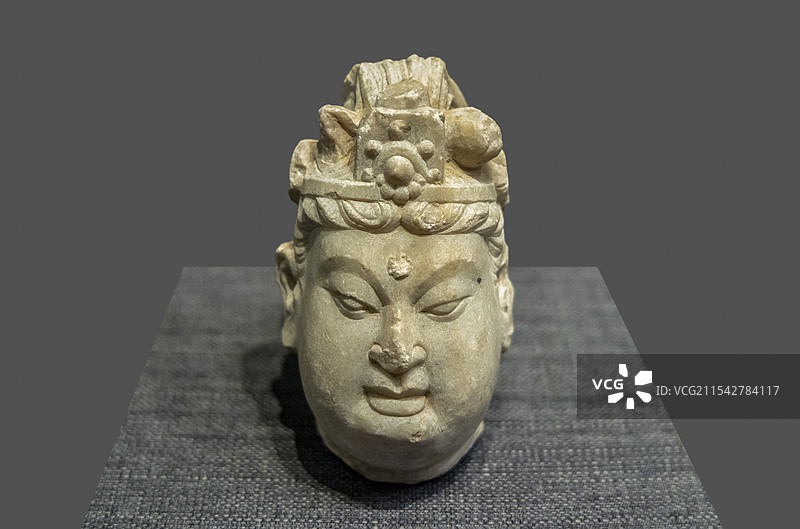 河北省邯郸市博物馆“邯郸历史文化陈列”展：汉白玉菩萨头像（唐代，成安县南街村寺庙遗址出土）图片素材