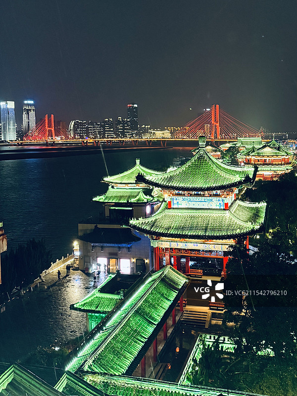 从滕王阁观远观大桥和附楼图片素材