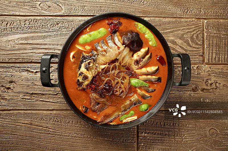 铁锅炖鱼图片素材