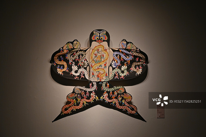 四时玩趣——中国美术馆藏民间美术迎春展 风筝 百子龙灯图片素材