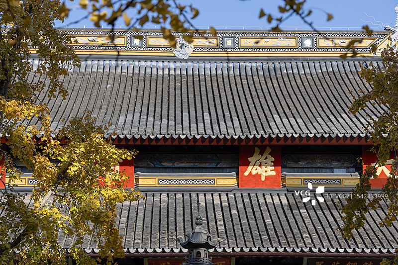 苏州西园寺，大雄宝殿牌匾特写图片素材