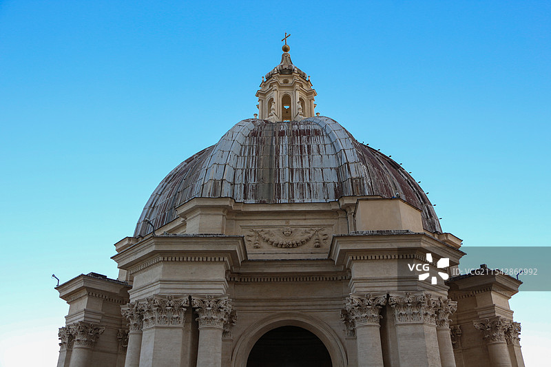 意大利罗马的梵蒂冈圣彼得大教堂的圆顶图片素材