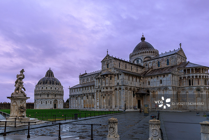 意大利比萨大教堂安静的清晨图片素材