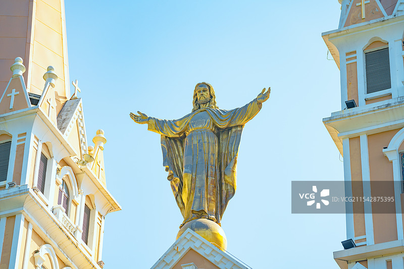 中国广东省深圳市宝安区，尖岗山，天主教深圳宝安耶稣君王堂，建筑之美！图片素材