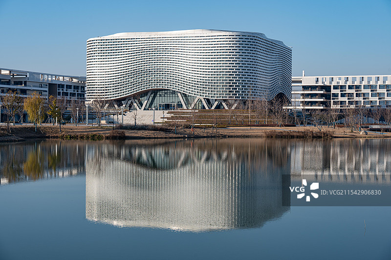 冬日的大学校园图片素材