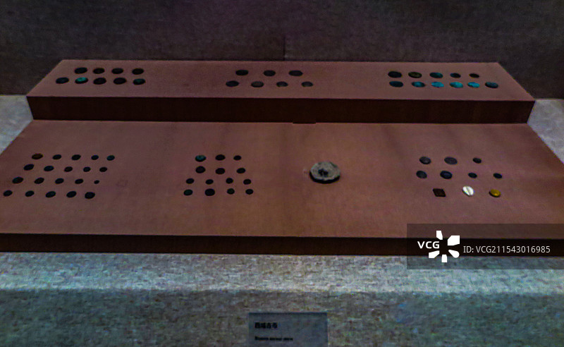 中国甘肃敦煌市敦煌博物馆馆藏文物精品，敦煌文物，敦煌博物馆，敦煌各时期钱币，西汉晋隋唐宋代货币图片素材