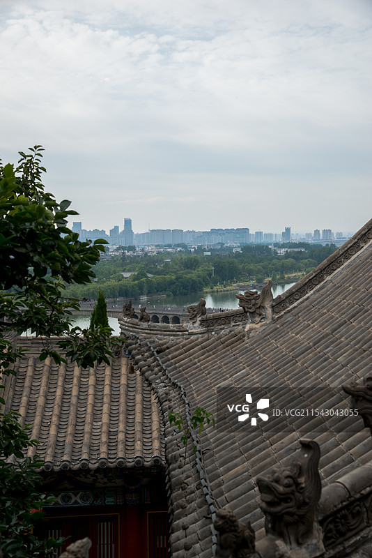 龙门石窟，是世界上造像最多、规模最大的石刻艺术宝库图片素材