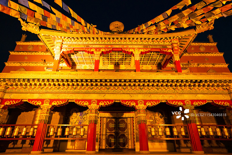 中国广东省深圳市南山区，锦绣中华民俗村，大唐盛世繁华夜景，古镇夜景之美！图片素材