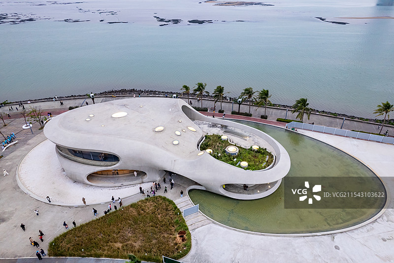 航拍世纪公园云洞图书馆，中国海南省海口市秀英区图片素材