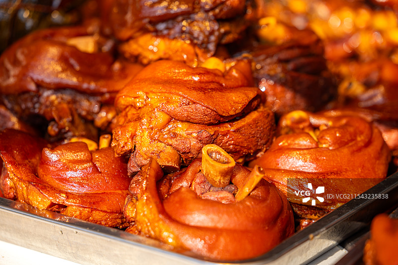 美味的酱烧卤菜猪蹄膀美食图片素材