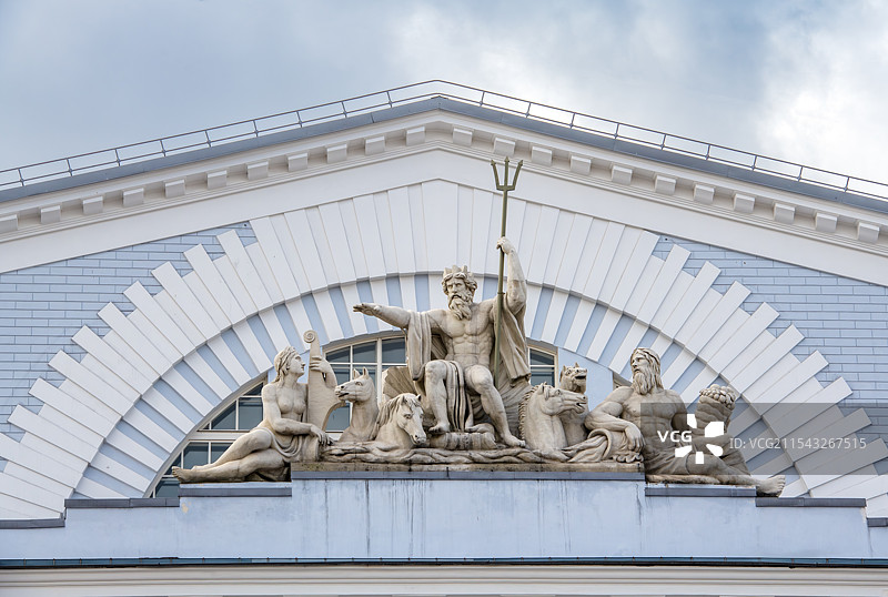 位于俄罗斯圣彼得堡瓦西里岛古港口的圣彼得堡证券交易所图片素材