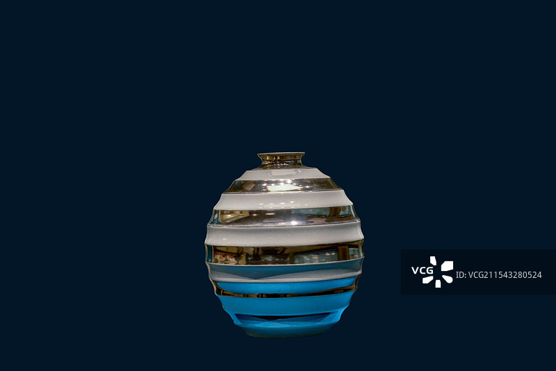 卢森堡陶瓷制品，花瓶图片素材