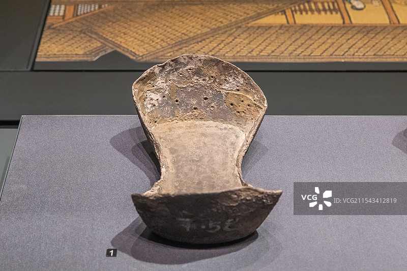 首都博物馆永乐款云南闸办银课五十两银锭明永乐十八年公元1420年丰台区右安门外万贵墓出土图片素材