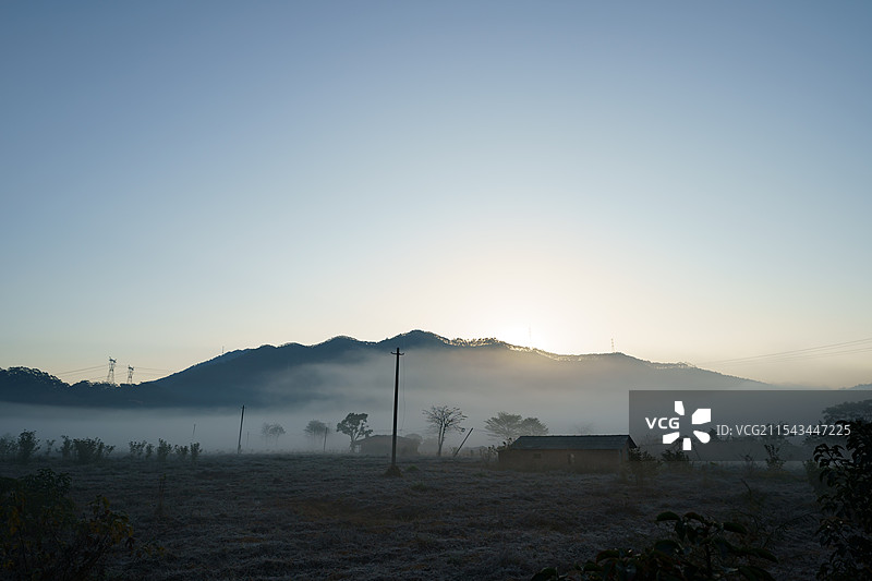 山间晨雾图片素材