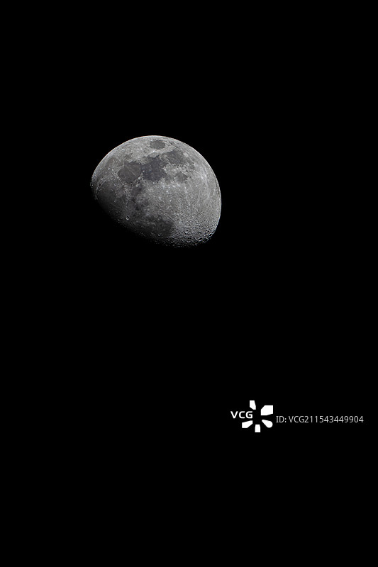 盈凸月图片素材