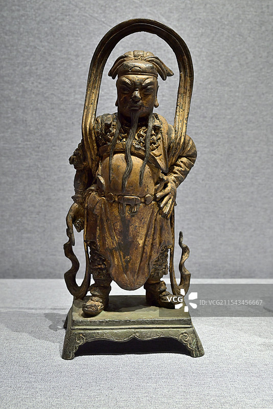 中国甘肃省平凉金铜造像文物《刷金铜王灵官立像》，明代，平凉市博物馆 藏图片素材