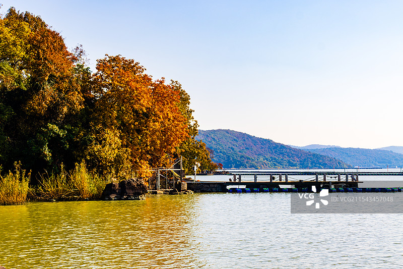 太湖鼋头渚秋日风光（摄于万浪桥）图片素材