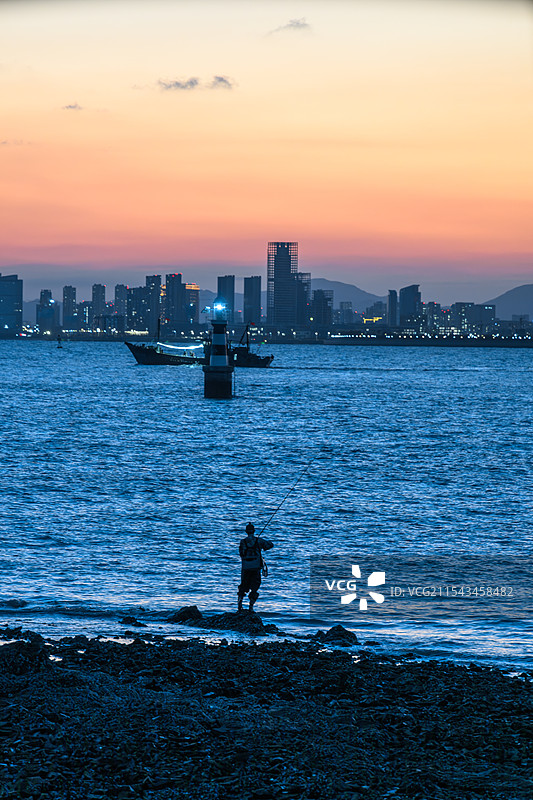 夜钓的人图片素材