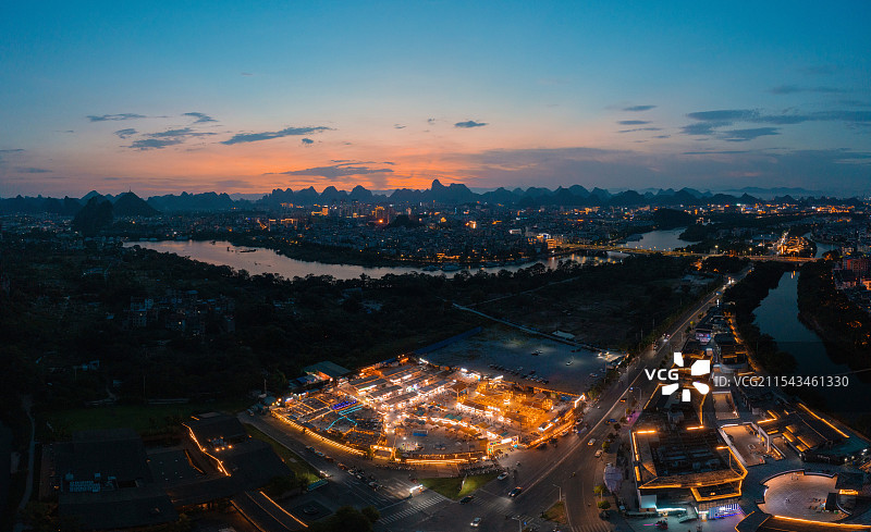 漓江边的夜市图片素材