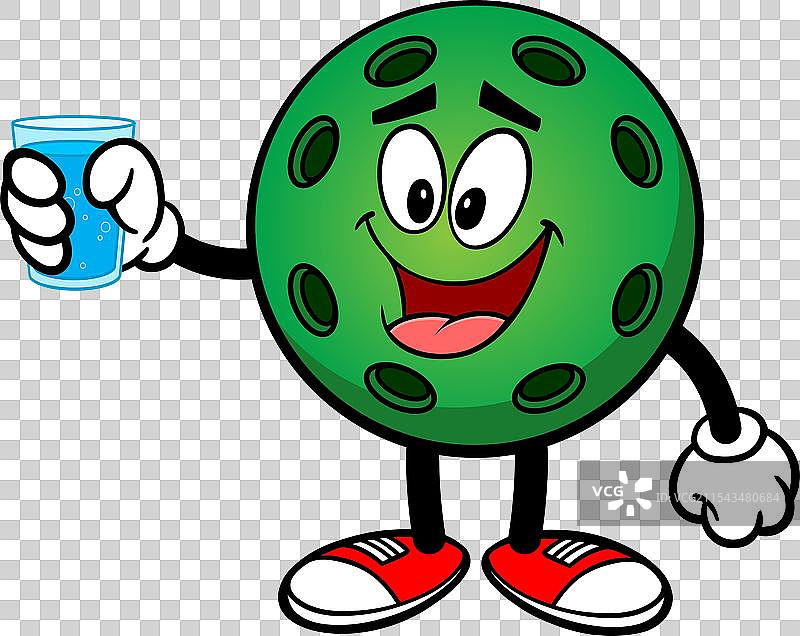 带水的绿色皮克尔球图片素材