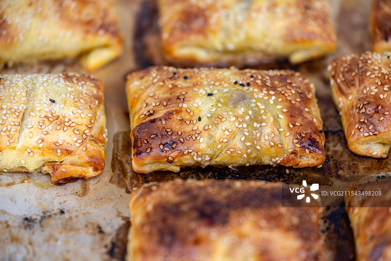 新疆特色小吃美食烤包子图片素材