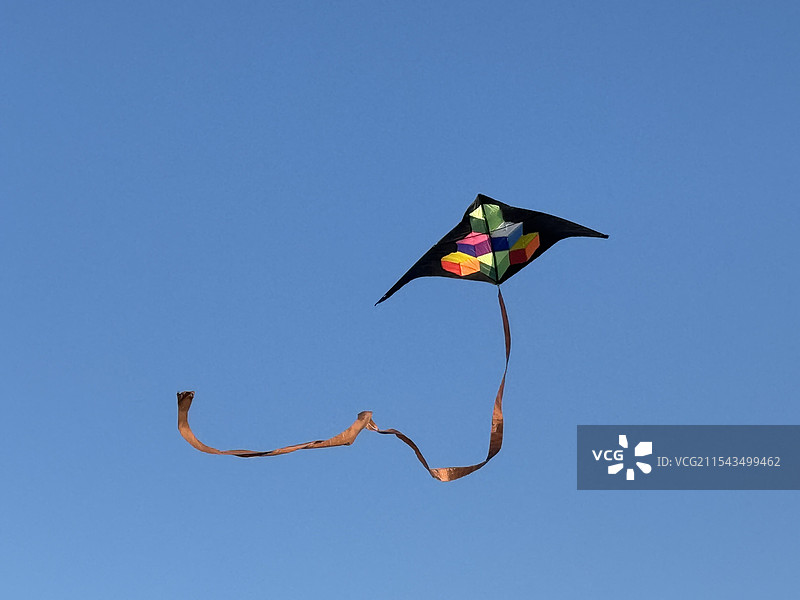 一只自由欢快的风筝图片素材