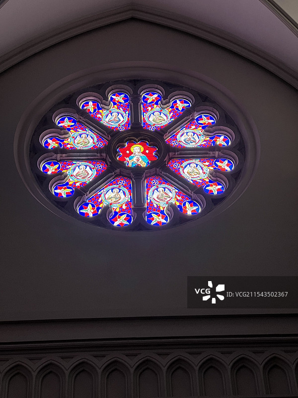 教堂玻璃彩色花窗图片素材