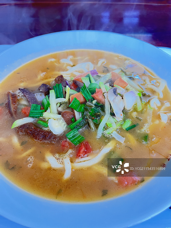 热气腾腾的诸暨次坞手工打面图片素材