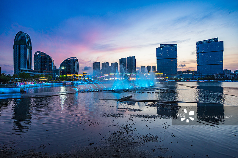 青岛城市阳台音乐灯光秀图片素材