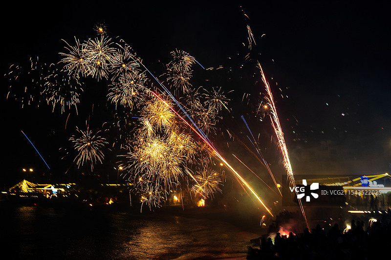 新年海边跨年烟花图片素材