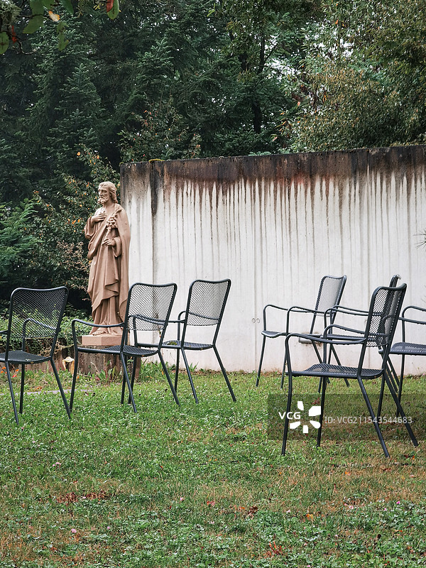 法国｜朗香教堂 小庭院图片素材