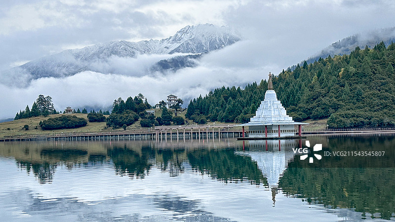 林芝地区鲁朗小镇风光图片素材