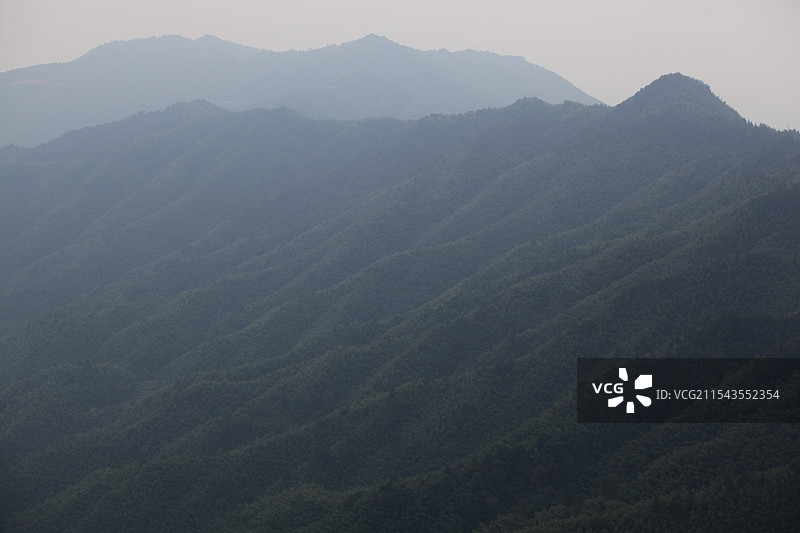 沟壑满布的高山图片素材