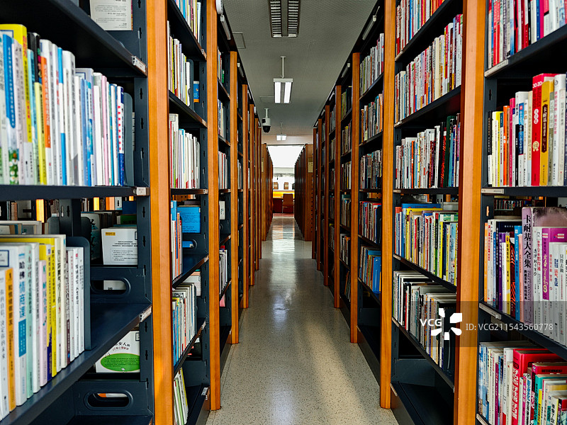 济南市图书馆书架藏书环境图片素材