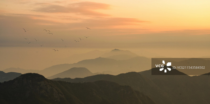 湖南衡阳衡山日落夕阳西下群山连绵图片素材