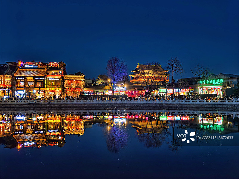 蓝调时刻的什刹海图片素材