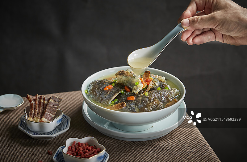 滋补养生药膳 清炖甲鱼汤图片素材