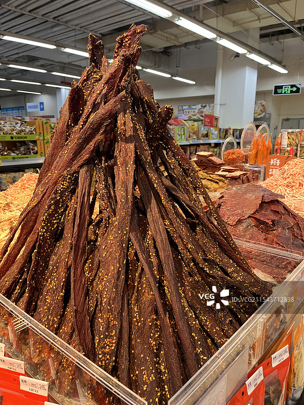 超市里售卖的风干牛肉图片素材