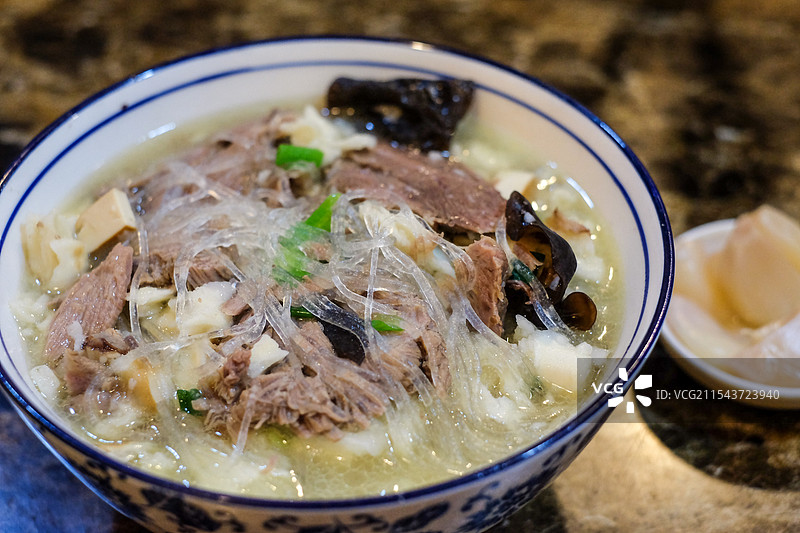 一碗羊肉泡馍陕西西安美食图片素材