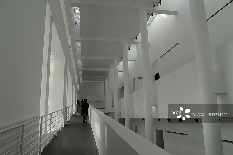 理查德迈耶设计的巴塞罗那现代艺术馆图片素材