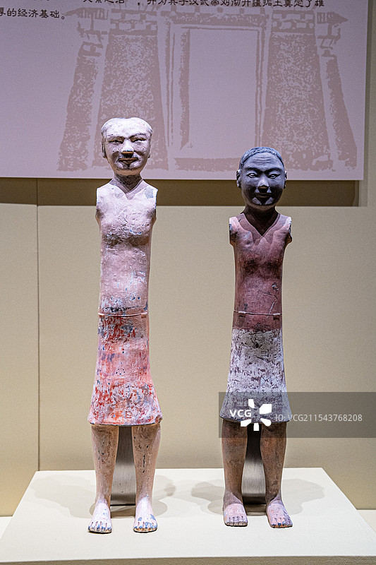 汉代 彩绘男俑 汉景帝阳陵博物馆图片素材