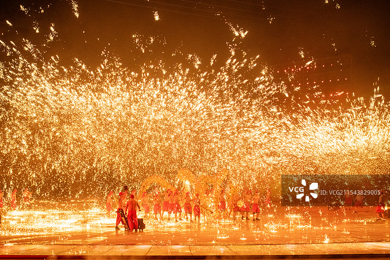 重庆铜梁 非遗火龙 打铁花图片素材