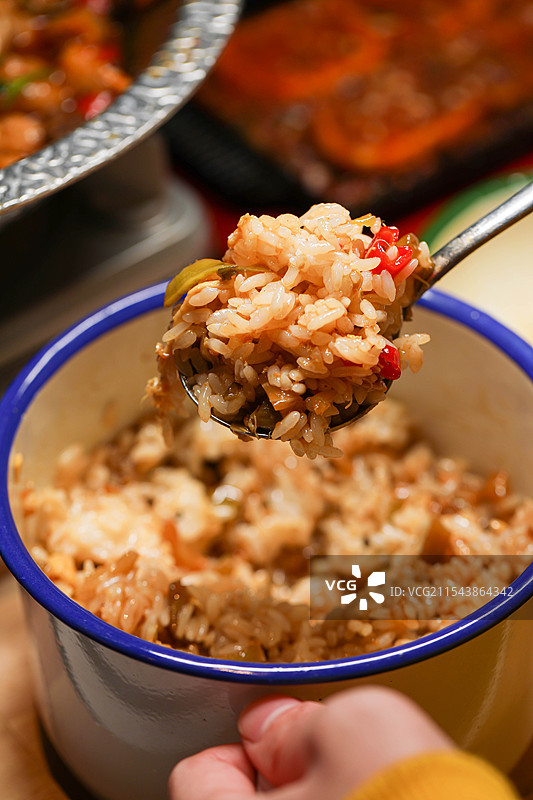 拌饭酸菜拌饭米饭主食搪瓷碗图片素材