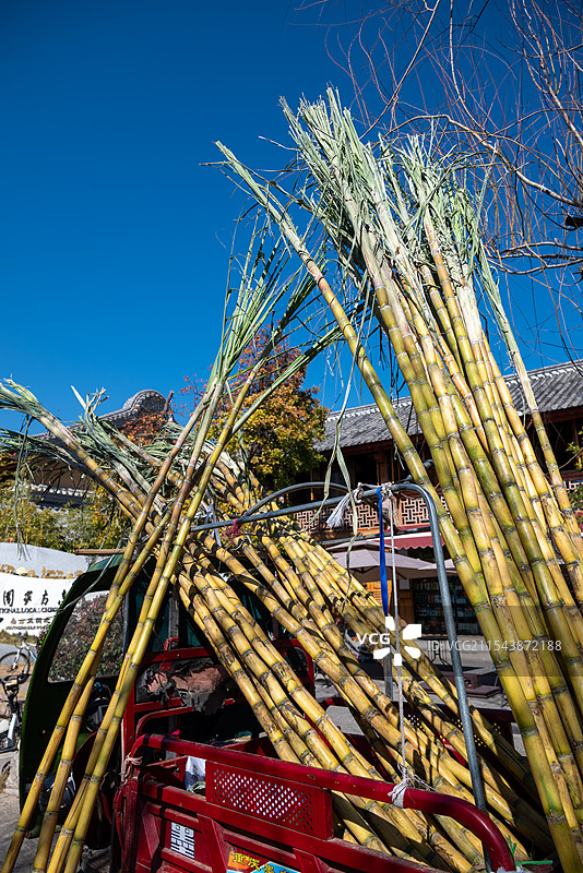 集市水果甘蔗榨甘蔗处理甘蔗图片素材