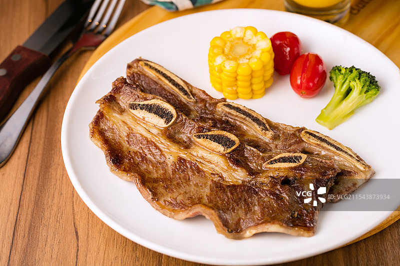 牛肉牛排鲜牛肉西餐西冷牛排澳洲牛肉西冷眼肉菲力牛排安格斯眼肉牛排牛小排图片素材