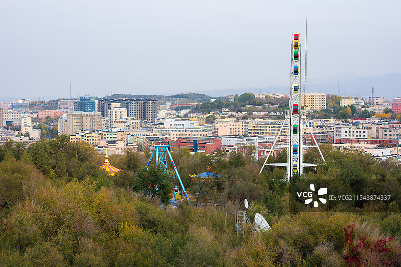 秋日的乌鲁木齐红山公园：摩天轮图片素材