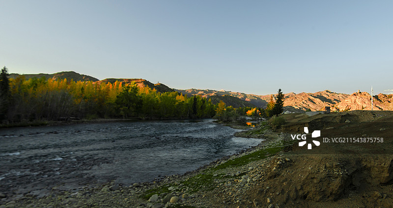 额河第一村（塔拉特村）秋吟（新疆富蕴县）图片素材