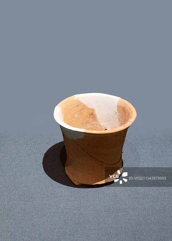 襄阳新博物馆展品·陶杯（新石器时代，2017年襄阳市保康县马良镇紫阳村穆岭头遗址出土）图片素材